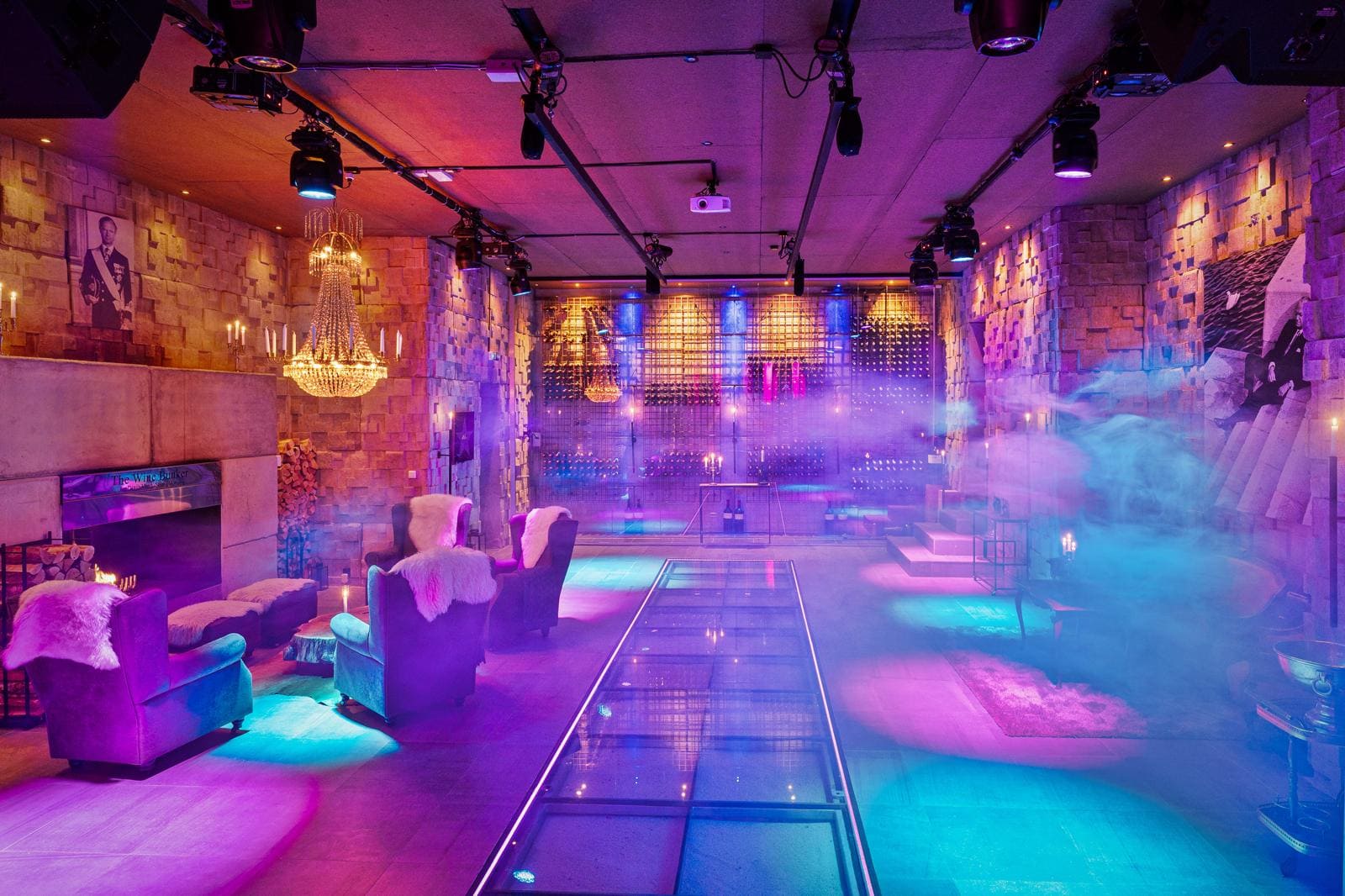 Färgglad och stilren festlokal.