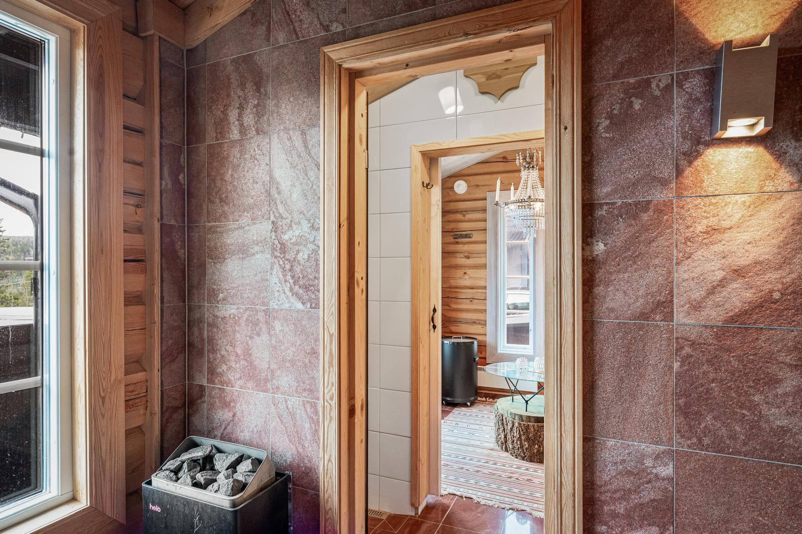 Inredning med trä och sten