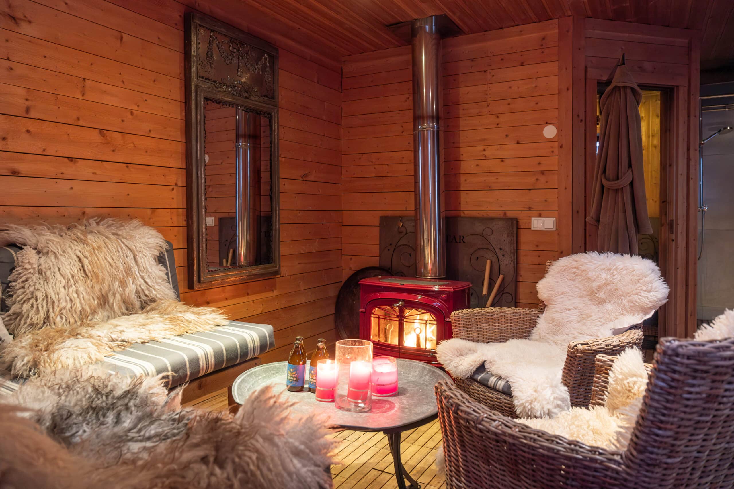 Relax med vedeldad kamini Gattarstugan i Sälen
